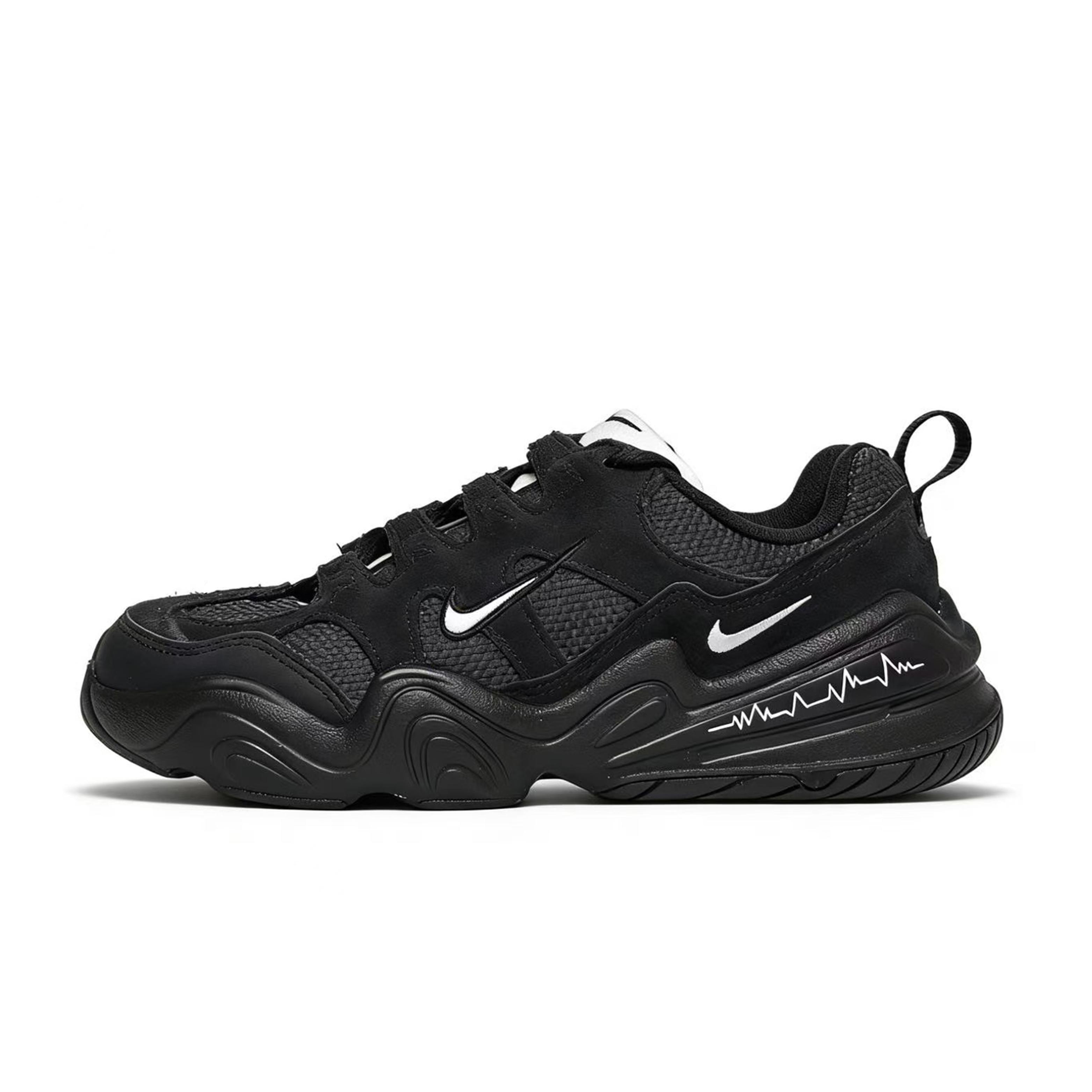 Nike Tech Hera Heartbeat Moment Abrasion