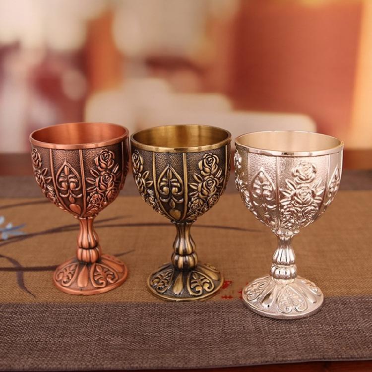 Artistic Zinc Alloy Alcohols Glass With Luxurious Embossed Detailing Retro Art Wine Glass For Wine Tasting Event
