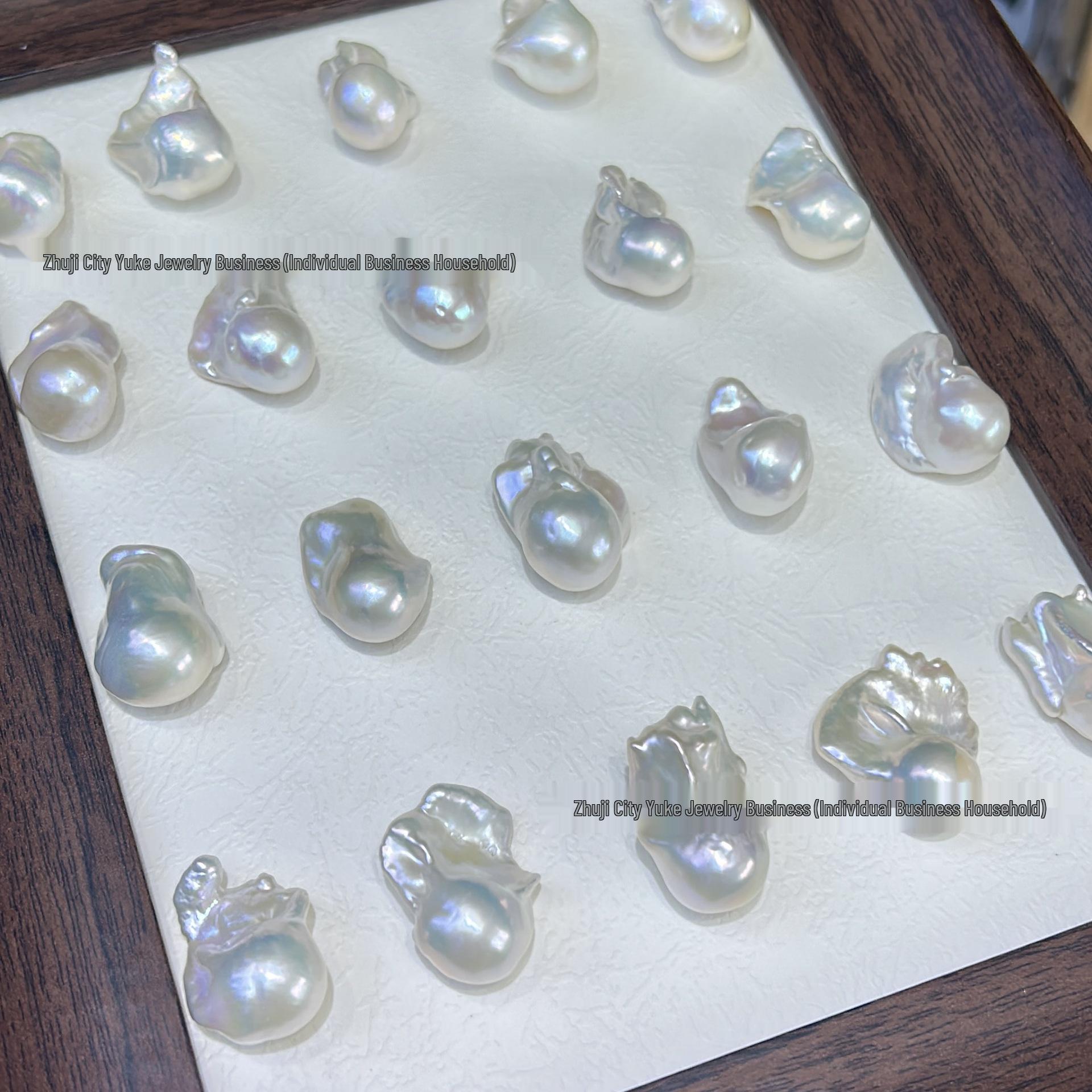 

Iridescent Fishtail Baroque Freshwater Pearl Beads 14-16mm - Nearly Flawless Nude Finish 14-16mm (Single Loose Pearl, Note if Drilled) білий