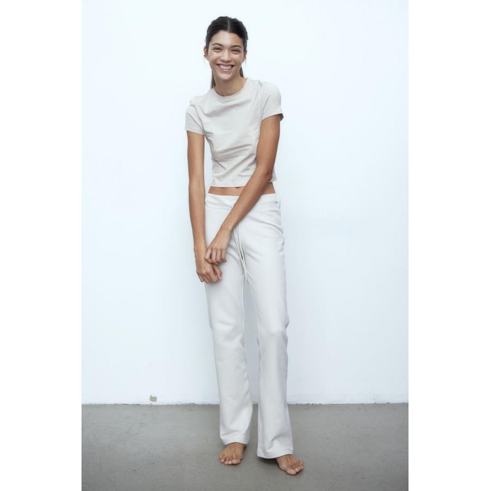 

Комплект из 2 укороченных футболок HM светло-бежевого темно-серого цвета