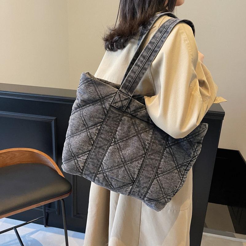 Retro literary and artistic checkered washed denim women's bag 25 new daily commuter women's shoulder armpit bag