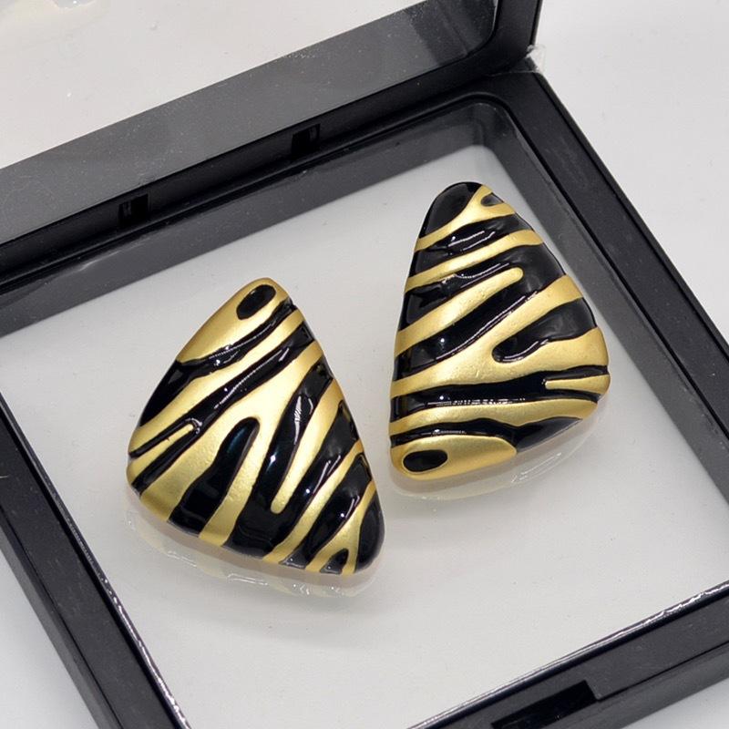 

Black Enamel Stripe Women s Dangle Earrings Gold Color Metal Triangle Shape Bohemian Vintage Drop Earrings for Female 2026 new