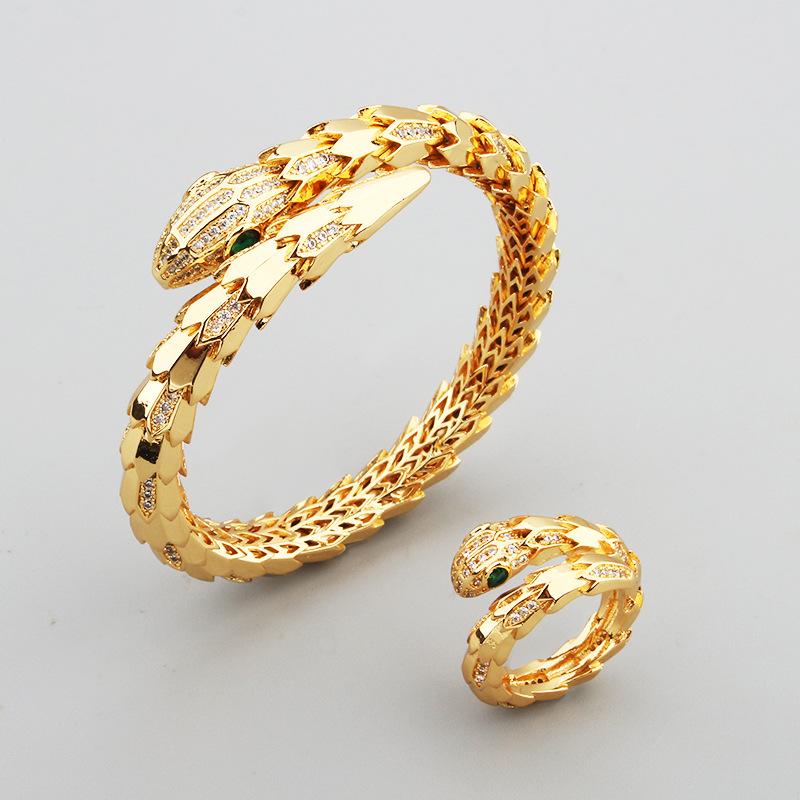 2025 Gold-plated Zircon Snake Bracelet Bare Body Diamond Spring Snake Scale Snake Bone Women's Hand Jewelry