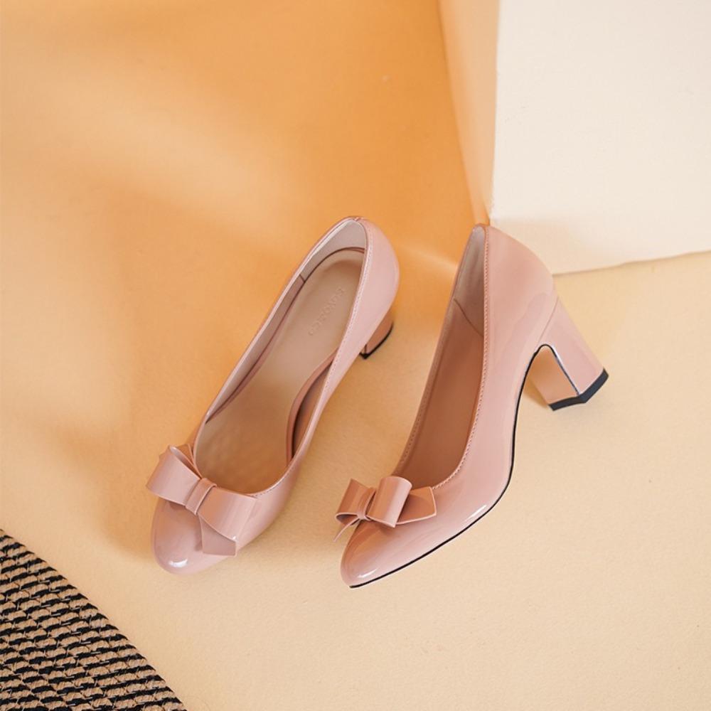 High Heels Thick Heel 2026 New Women's Shoes Commuting Light Mouth Temperament High Sense Medium Heel Round Head Single Shoes