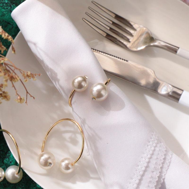 4PCS Pearl Llip Diamond Napkin Rings ,Hand Beaded Napkin Holder for Wedding Birthday Home Dinning Party Table Decor
