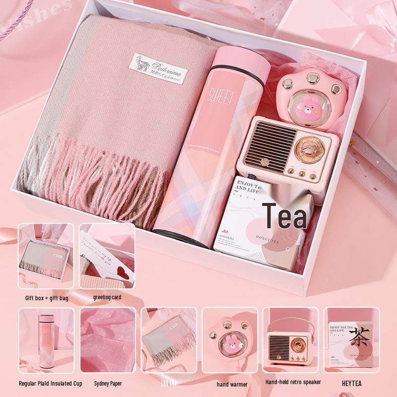 

Осенне-зимний подарочный набор: Шарф и термокружка на ее день рождения Gift Box Size: 33*25*10cm