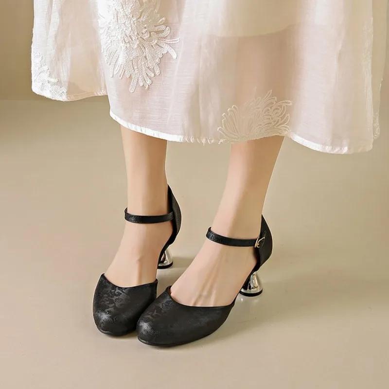 Spring New Fashion Headband Sexy Shallow Mouth Buckle Casual Round Heels Women's Large Elegant and Elegant High Heels 35-43