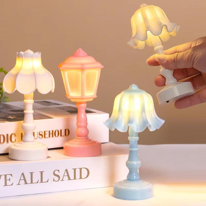 1Pcs Mini Dollhouse Retro Flower Lamp Creative Lily Of The Valley Lotus LED Night Light for DIY Fairy Garden Ornaments