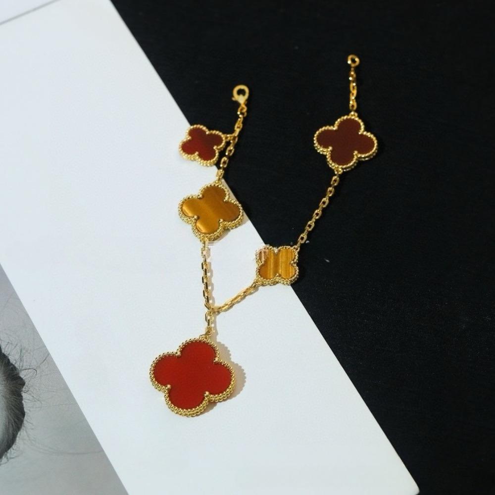 High Version New Fashion All-match 6 Flower Irregular Lucky Clover Bracelet Female Light Luxury Fashion Beautiful Four-leaf Clover Bracelet