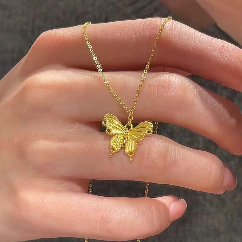 Elegant Gold Butterfly Filigree Chain Necklace for Women - High-End Fashion Statement