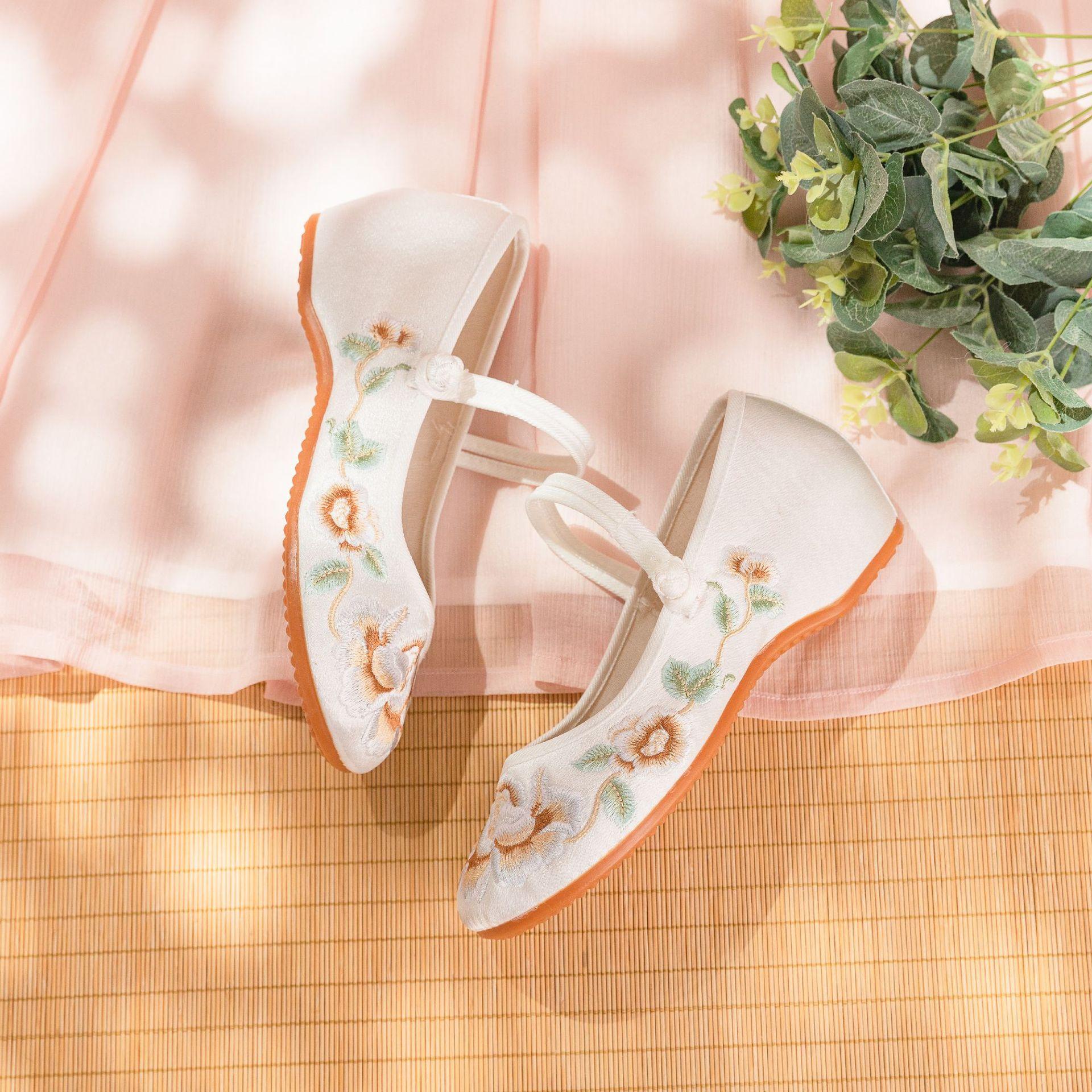 [Цветочная группа] Летние женские туфли из шелкового атласа в этническом стиле с вышивкой — фото 5