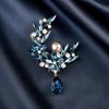 "Adding The Finishing Touch Brooch, High-end Women's Elegant Pearl Moon Brooch, Niche Design Sense Pin.