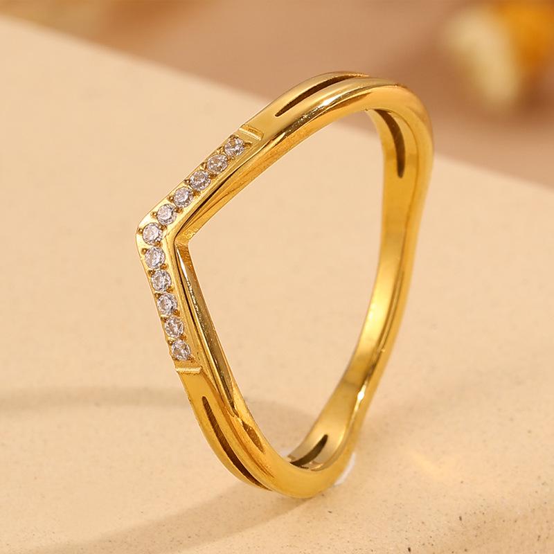 Heart-Shaped Diamond Titanium Steel Ring - European & American Luxury Style Size 8
