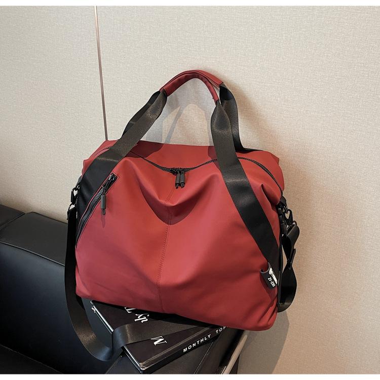 Large capacity travel bag women's new casual shoulder messenger bag versatile sports commuter tote bag