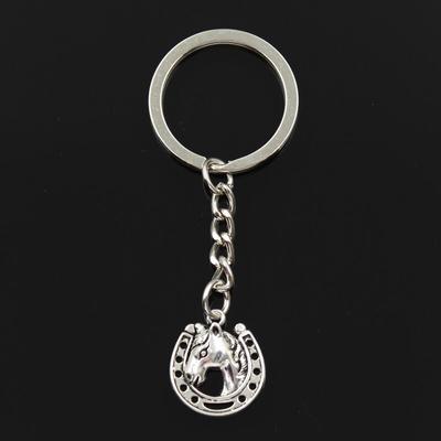 Módní 30mm přívěsek na klíče Kovový přívěsek na klíče Klíčenka Šperky Starožitné pokovené Vintage Horse Steed Horseshoe 21x19mm Přívěsek