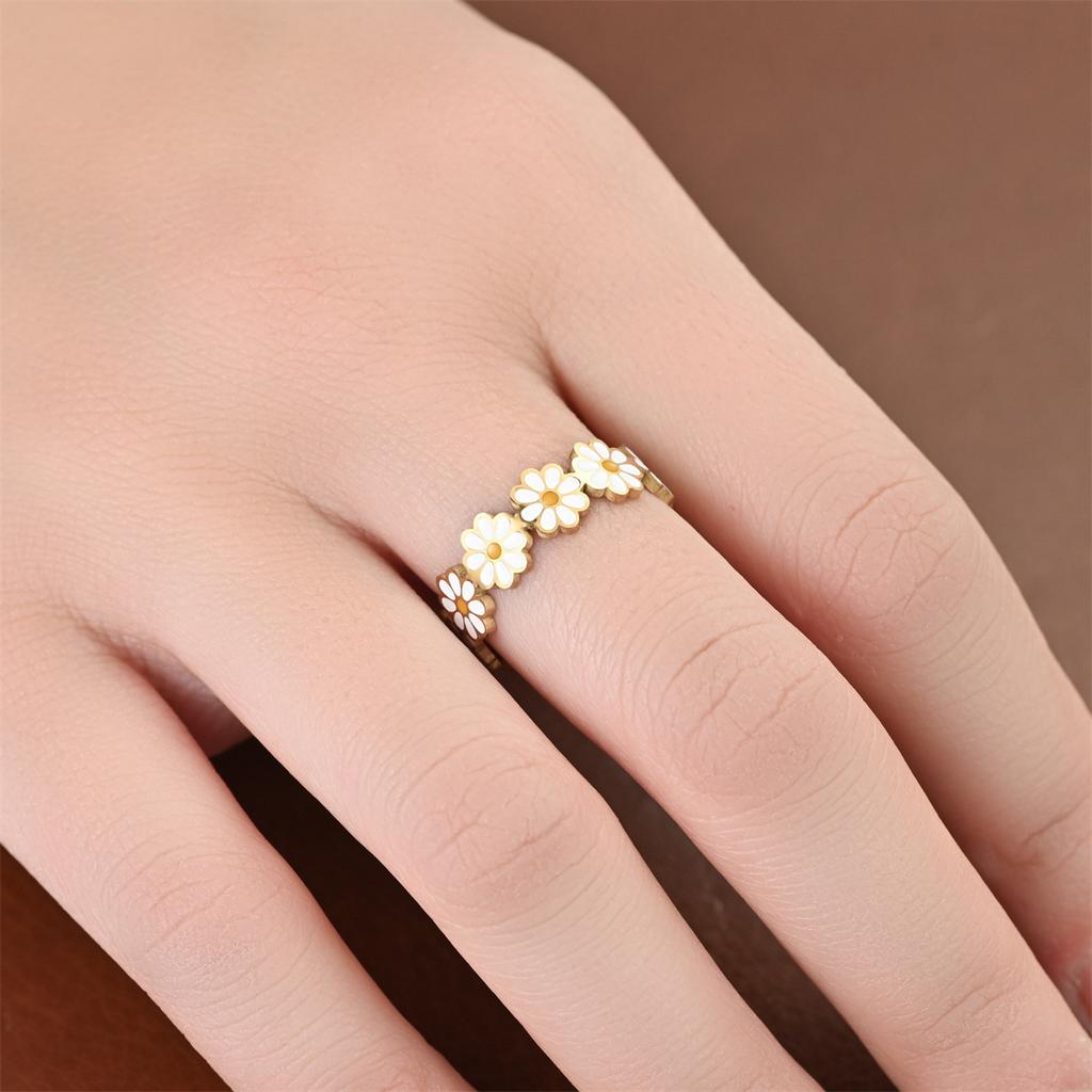 1 buc Inel la modă din oțel titan, Design nou și la modă, și Un mic crizantemă încrețită