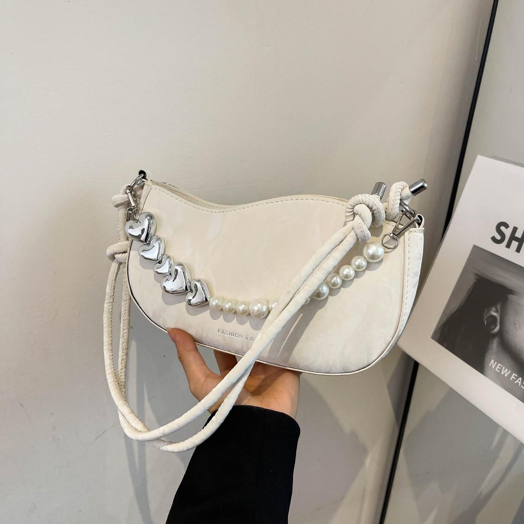 Minimalist Crossbody Bag For Women With Leather Suede Material And Zipper Closure For Casual Day Use
