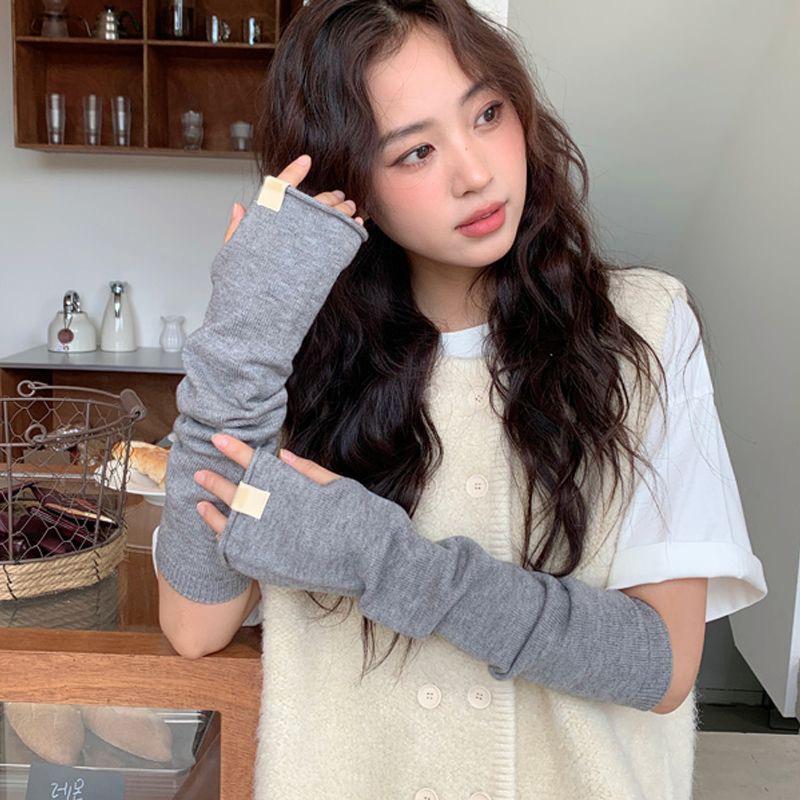 Japanese knitted wool gloves women's new autumn and winter dew finger touch screen cold-proof warm arm guard solid color long sleeves