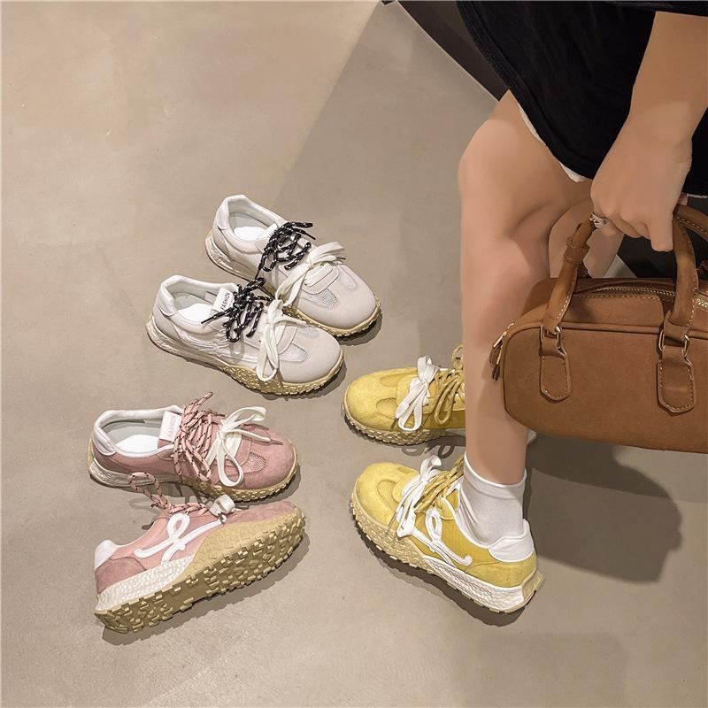 2025 spring and autumn new thick-soled color matching casual women's shoes Forrest Gump shoes mesh breathable small casual sports shoes