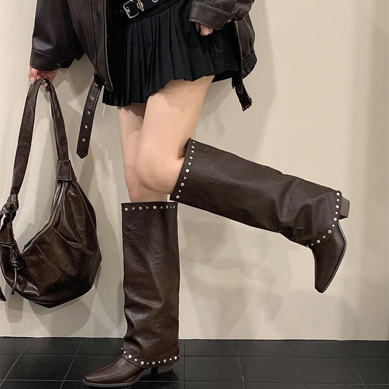 Neue koreanische Version Hosenstiefel Damen Retro Maillard spitz zulaufende Ritter Spice Girl dicksohlige Nietenstiefel Damen