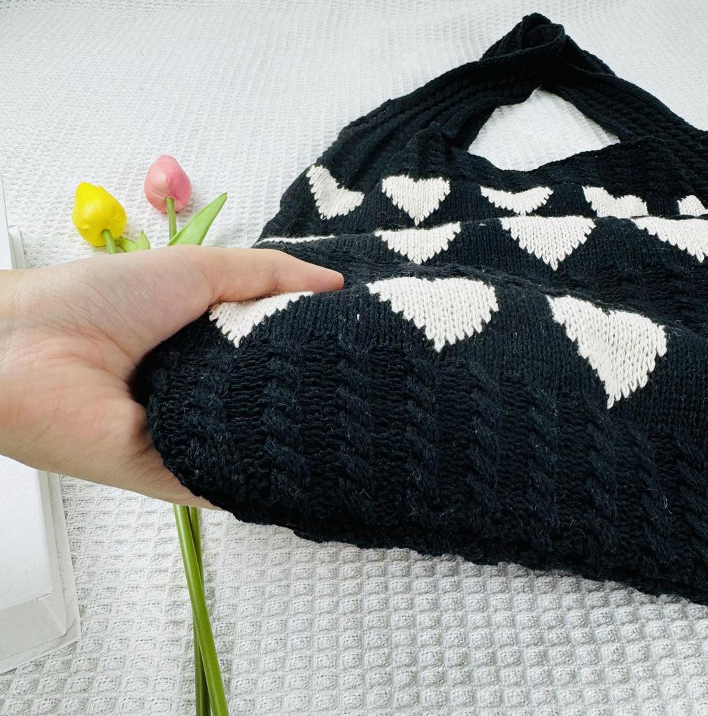 2023 Exclusive Large Capacity Heart Pattern Knitted Tote Bag