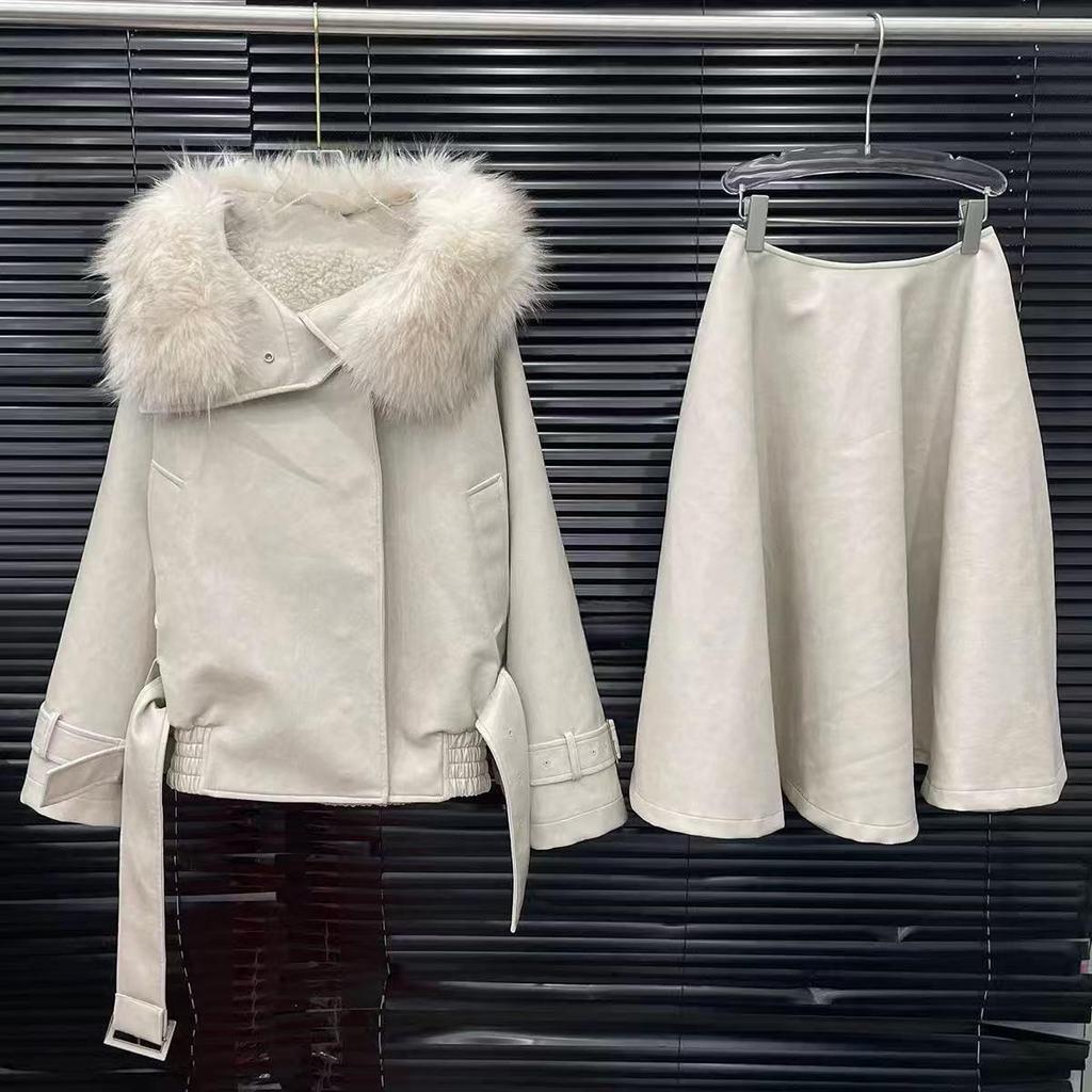 Damen 2025 Herbst/Winter Zweiteiliges Set mit Fellfutter: PU-Lederjacke mit großem Pelzkragen + Rock