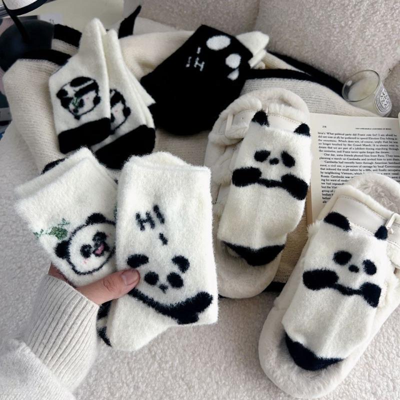 Black and White Panda Cartoon Socks, Women's Mid-calf Socks, Autumn and Winter Thickened with Fleece, Warm and Cold-resistant, Cute Snow Floor Socks