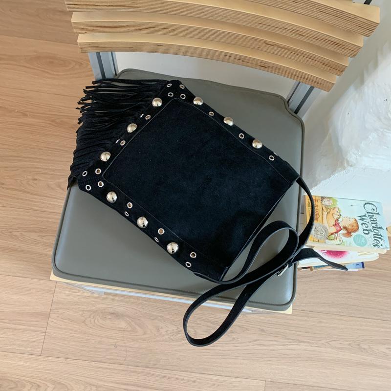 Internet Celebrity Same Casual Punk Matte Suede Shoulder Messenger Bag Trendy Fashion Rivet Tassel Tote Small Square Bag