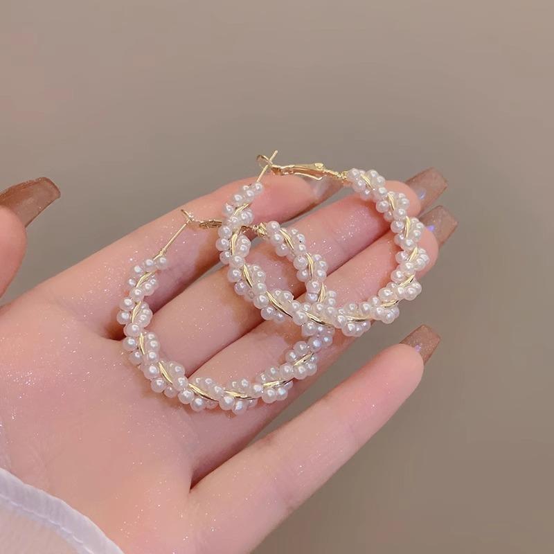 High-end French Super Fairy Pearl Flower Fringed Earrings Women's Light Luxury Temperament Earrings Retro Petal Exaggerated Earrings