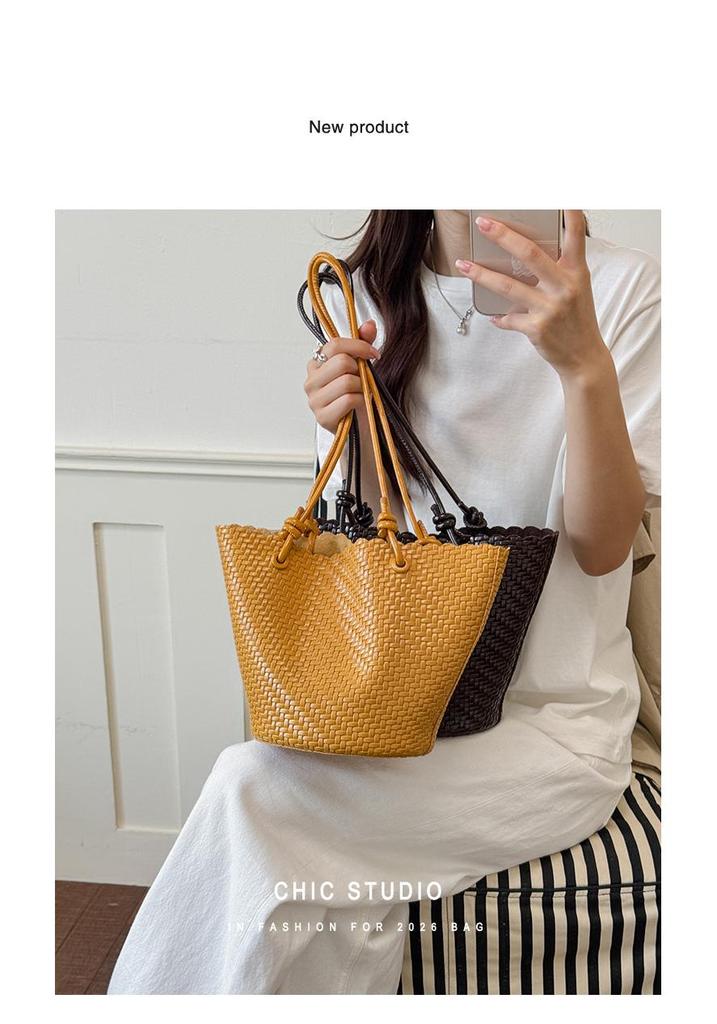 Women's High-End Woven Bucket Bag – 2026 Summer Collection: Chic, Versatile, and Perfect for Commuting