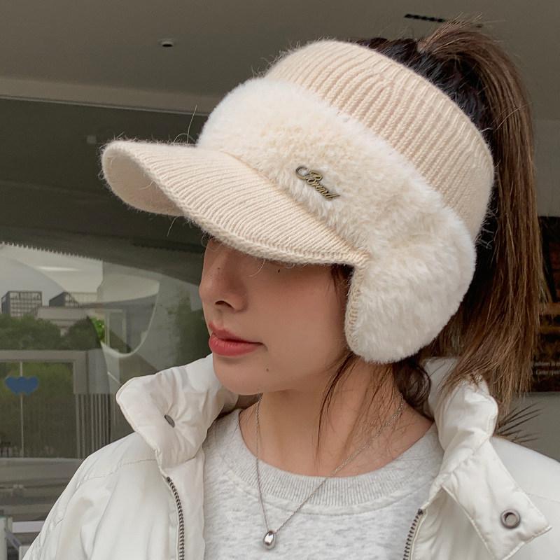 Korean Style Women's Winter Plush Ponytail Visor Hat: Fashionable Earmuff Baseball Cap for Outdoor Streetwear