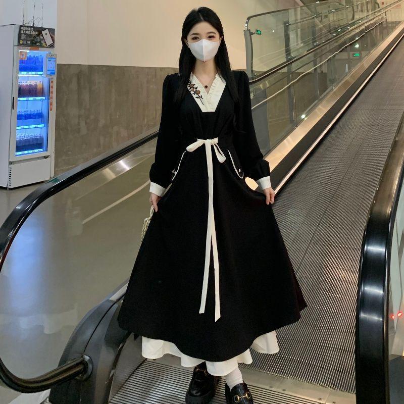 2026 Spring Chinese Style Plus Size Slimming Dress, A-line Silhouette, Puff Sleeves, Extra Long, Fair Skin Tone.