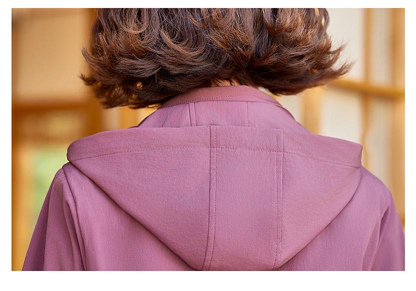 Mother's Spring/Autumn 2026 Jacket for Women: Stylish, Loose-Fit, Hooded Top for Middle-aged and Elderly