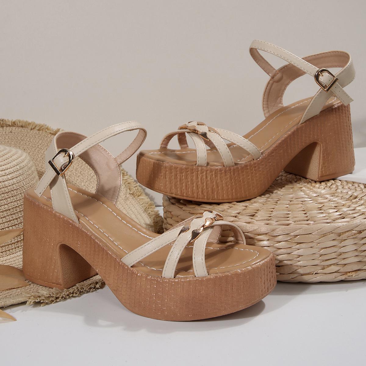 

Лето 2025 года, новые женские босоножки на толстом высоком каблуке с круглой головкой и односимвольной пряжкой большого размера 43 бежевый