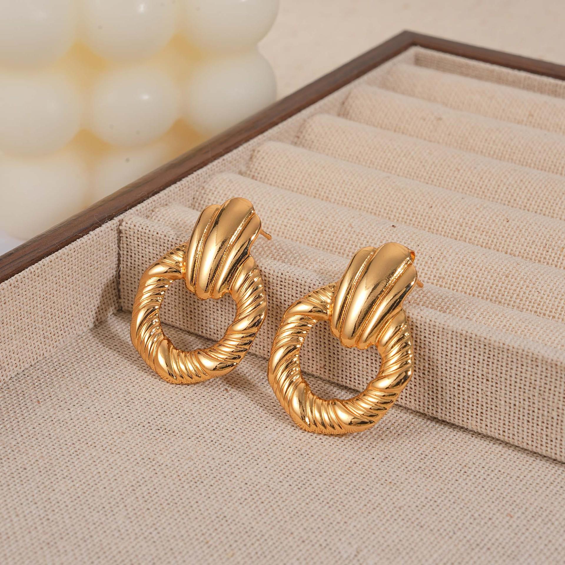 

Gold Plated Hexagonal Stripe Stainless Steel Stud Earrings for Women - Versatile Light Luxury Everyday Wear. золотой