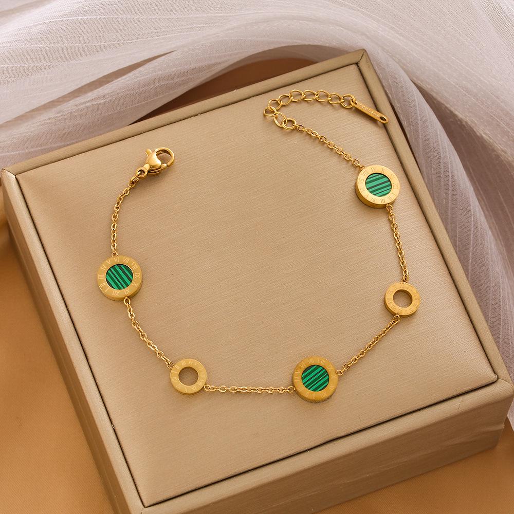 High-End Titanium Steel Four-Leaf Clover Bracelet with Shell Pendant – Durable, Fade-Resistant Design