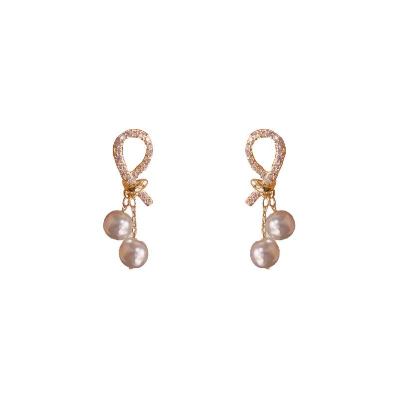 Pearl Light Luxury Style Simple Daily Commuting Style Personality Design Earrings Temperament Fashion Earrings
