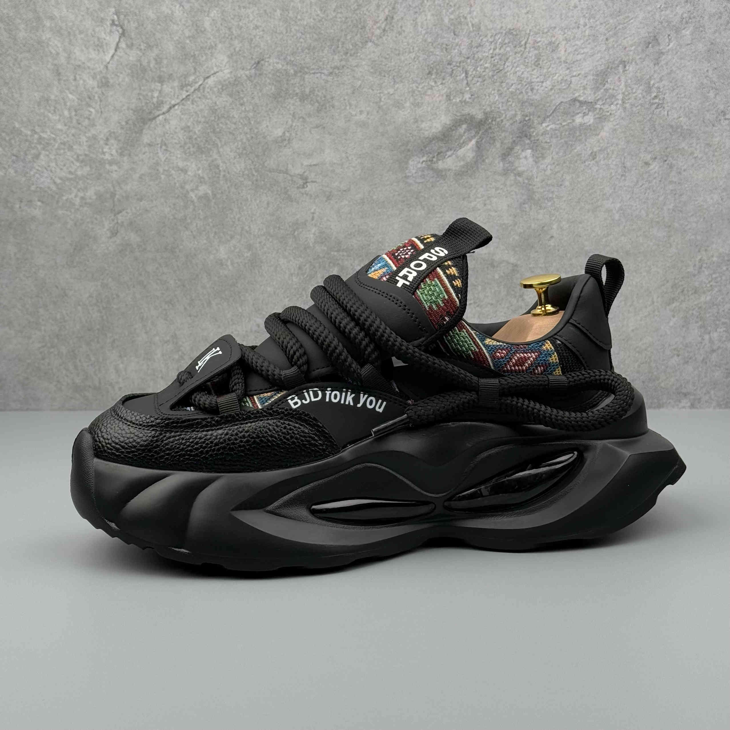 

Мода Новинка 2025 Модный дизайнер Мужские шнурованные смешанные лоскутные туфли на толстой подошве повседневные балетки мужские кроссовки для ходьбы Zapatos Hombre 38 чёрный