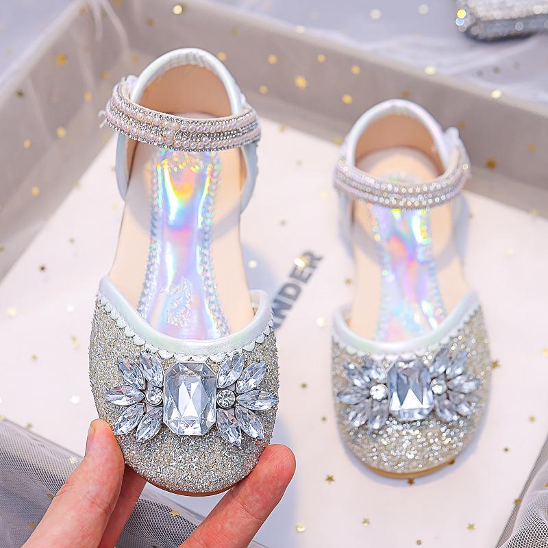 2024 New Girls Sandals Toes Wrapped Versatile Rhinestones Cute Rhinestones Kids Fashion Non-slip Princess Mary Janes for Wedding
