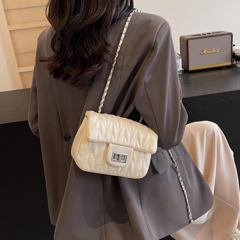 Rhombus chain bag women's spring summer new fashion niche shoulder messenger bag small square bag