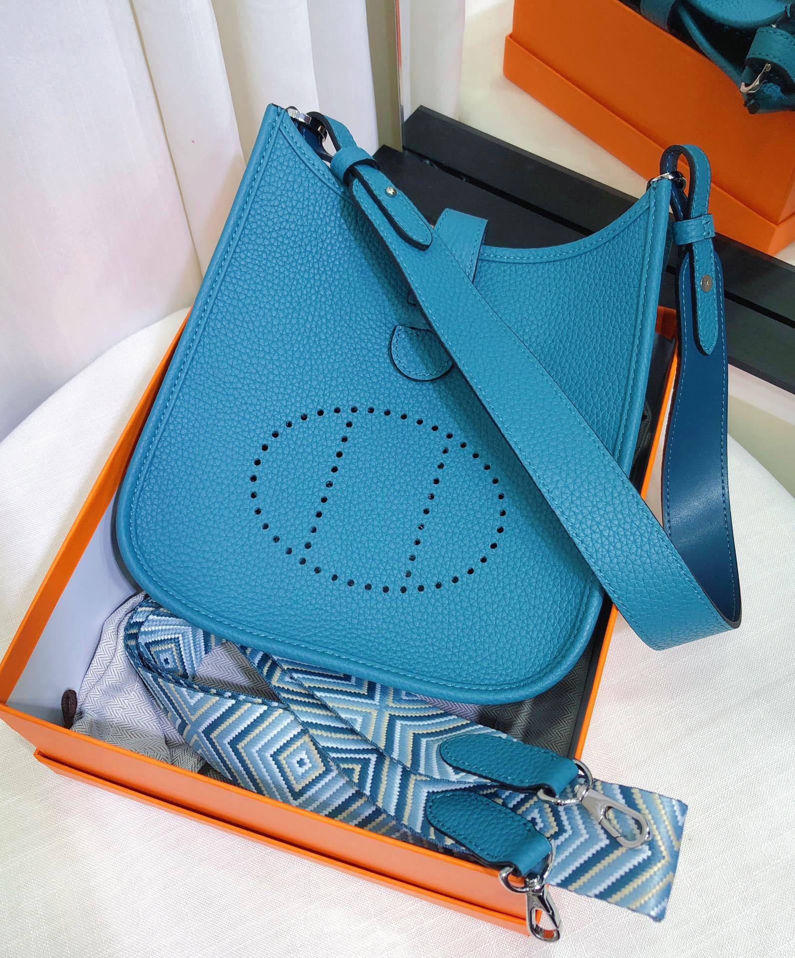 

Женская мини-сумка-ведро из натуральной коровьей кожи с узором личи Evelyn Design