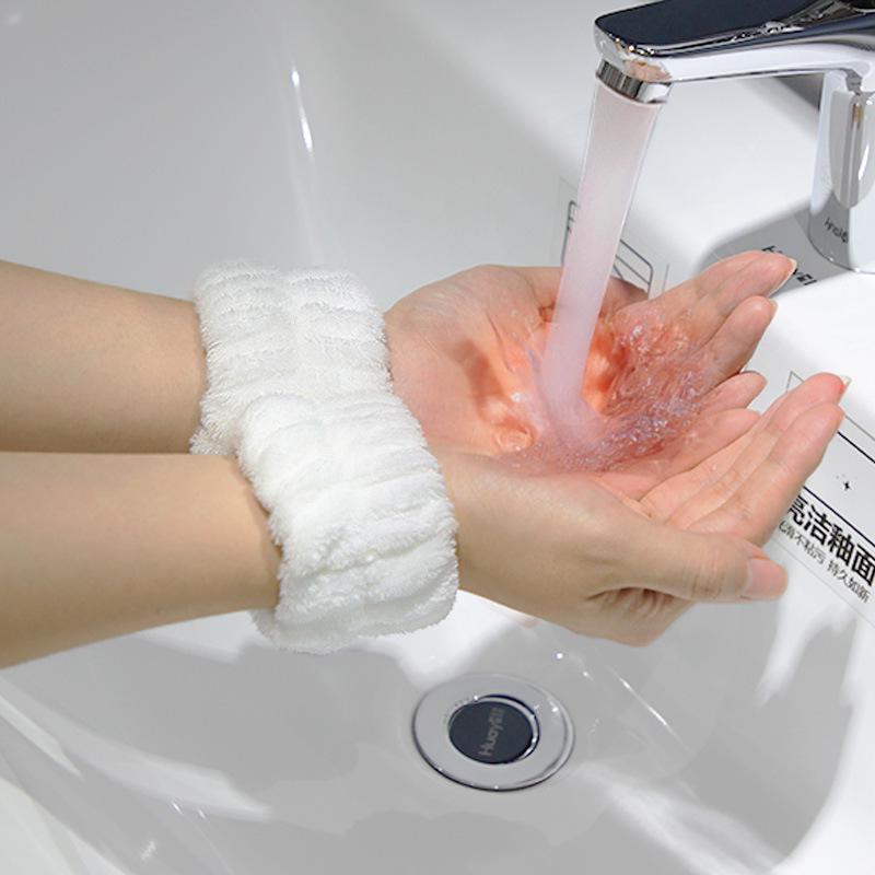 Water-Absorbent Cuff: Face Wash, Toothbrush, Hand Wash - Sweat-Wicking, Moisture-Proof Arm Protector