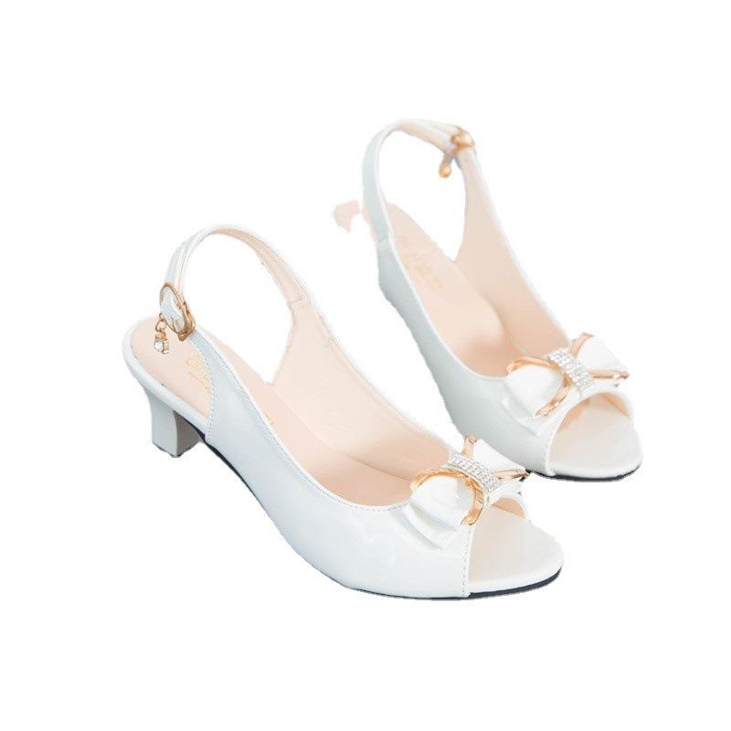 Spring and summer new one-word buckle fashion shut-up large-size women's sandals