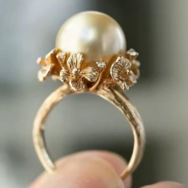 Classic Inlaid Imitation Pearl CZ Women's Ring Vintage Gold Color Hand Carving Flower Daily Wear Party Jewelry Anniversary Gift