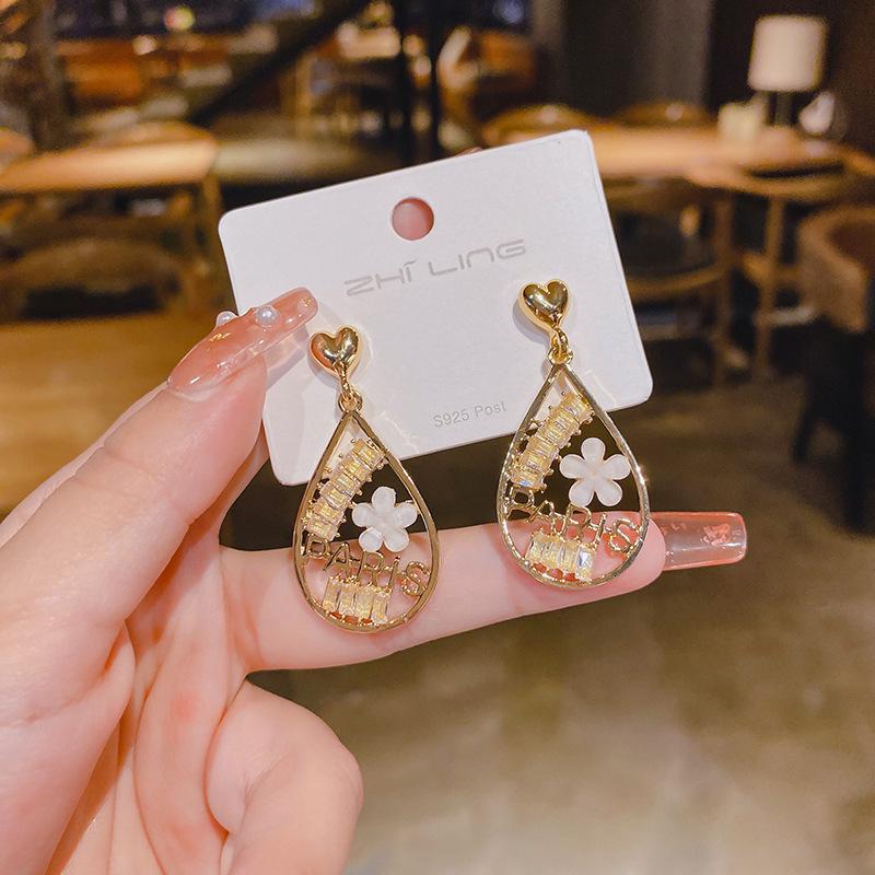 925 Silver Needle Korean Zircon Water Drop Earrings for Women, Face-Slimming Heart Shape Accessories. Electroplated