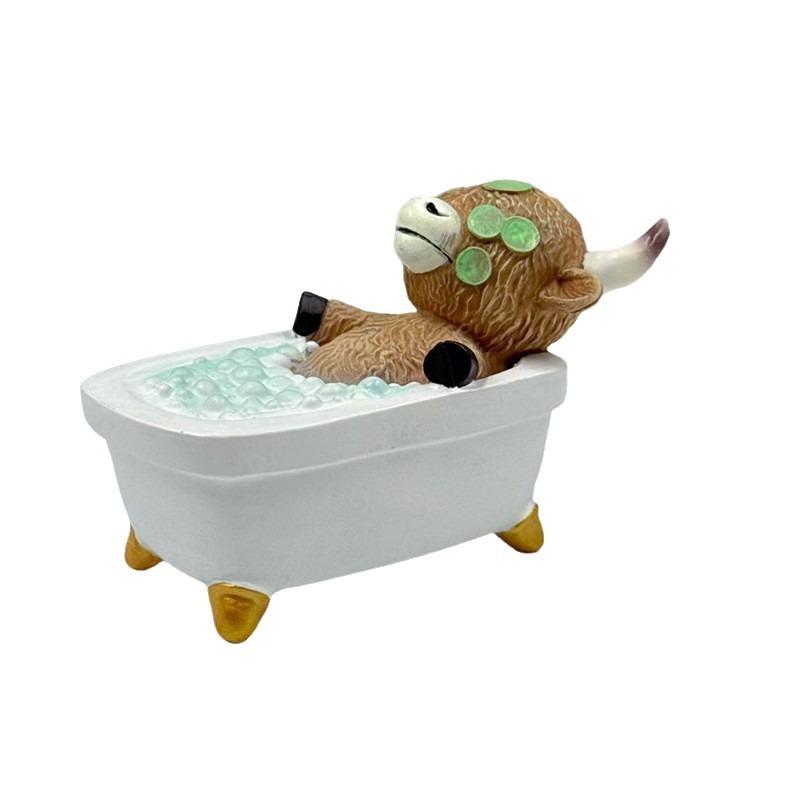 Creative Home Desk Resin Bathtub Bath Highland Cow Statue Decoration Item Festival Decoration Item