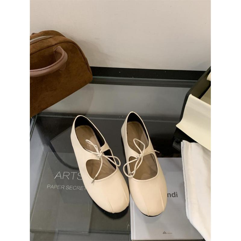 Retro Style Square Head Pleated Shallow Mouth Single Shoes Women's 2025 Spring and Autumn New Bow Hollow Flat Mary Jane Shoes