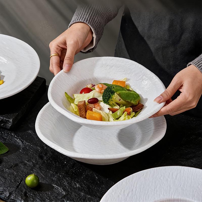 Melamine Imitation Porcelain Hat Plate: Versatile Dish for Salad, Pasta, Omurice, Noodles & Soup.