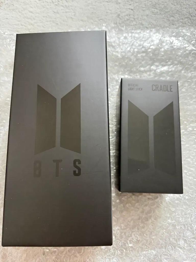 BTS Bulletproof Cheer Stick Amibalm 4 & Cradle (ARMYBOMB VER 4) Used