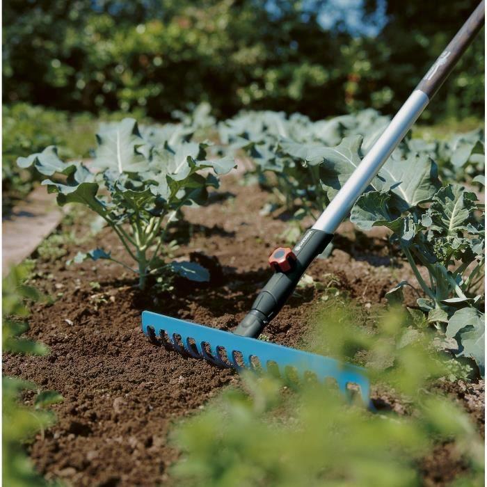 Gardena râteau de jardin 36cm combisystem® - acier robuste - 14 dents – ratissage &amp; nivellement du sol – garantie 25 ans (3178-20)